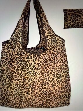 Leopard Print Reusable Tote Bag - Brown. 🆕